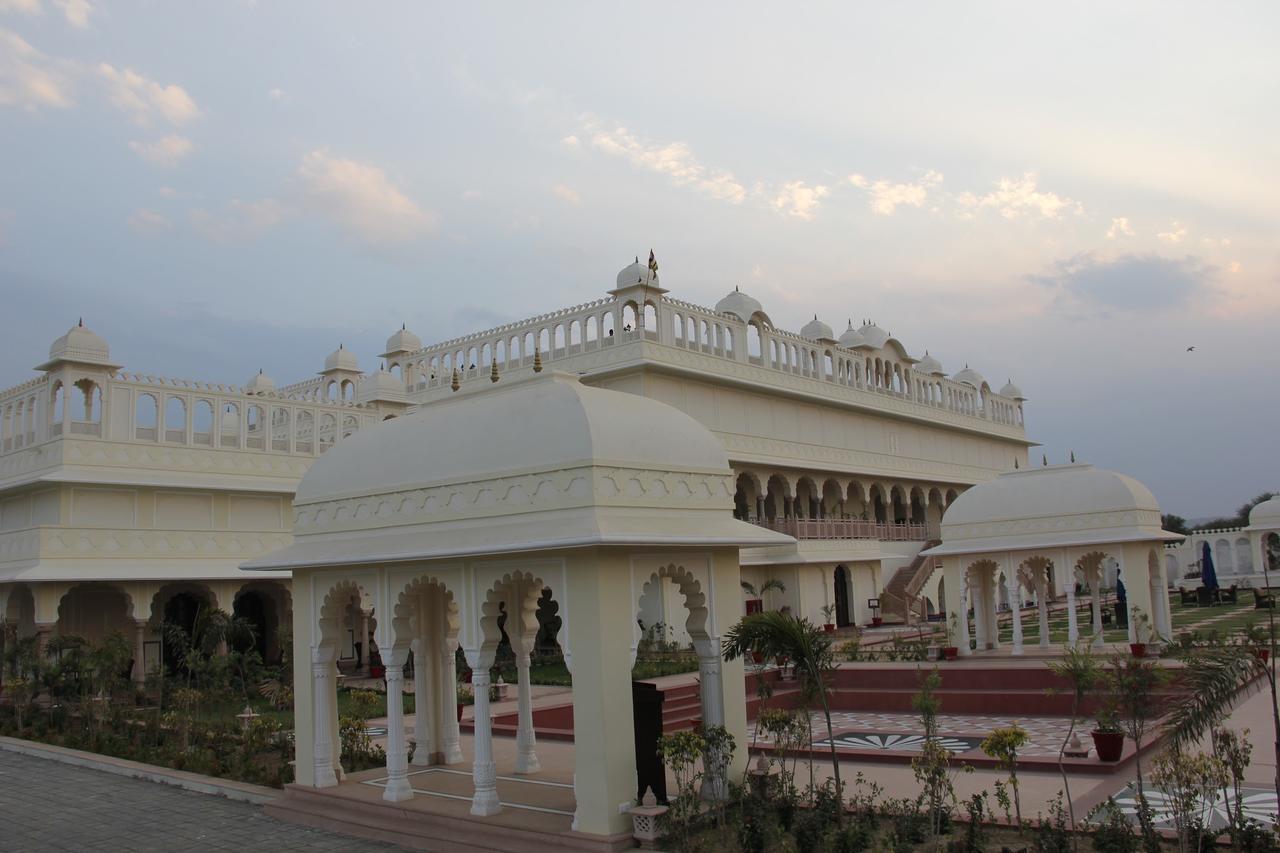 Laxmi Palace ダウサー県 エクステリア 写真